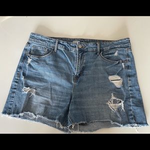 Old Navy high rise distressed denim shorts - 14
